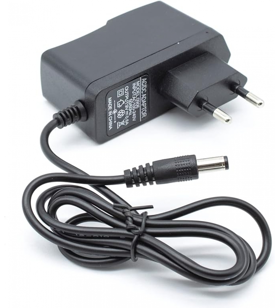 Adattatore di alimentazione CA, uscita CC 9 volt, 300 mA